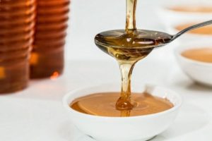 close-up-honey-pouring-33260-287a5d41a2de2a84446f4129af46b1af_600x400